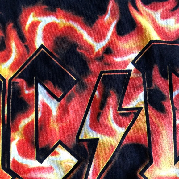 AC/DC Flames Unisex T-shirt New ALL Sizes - Picture 3 of 3